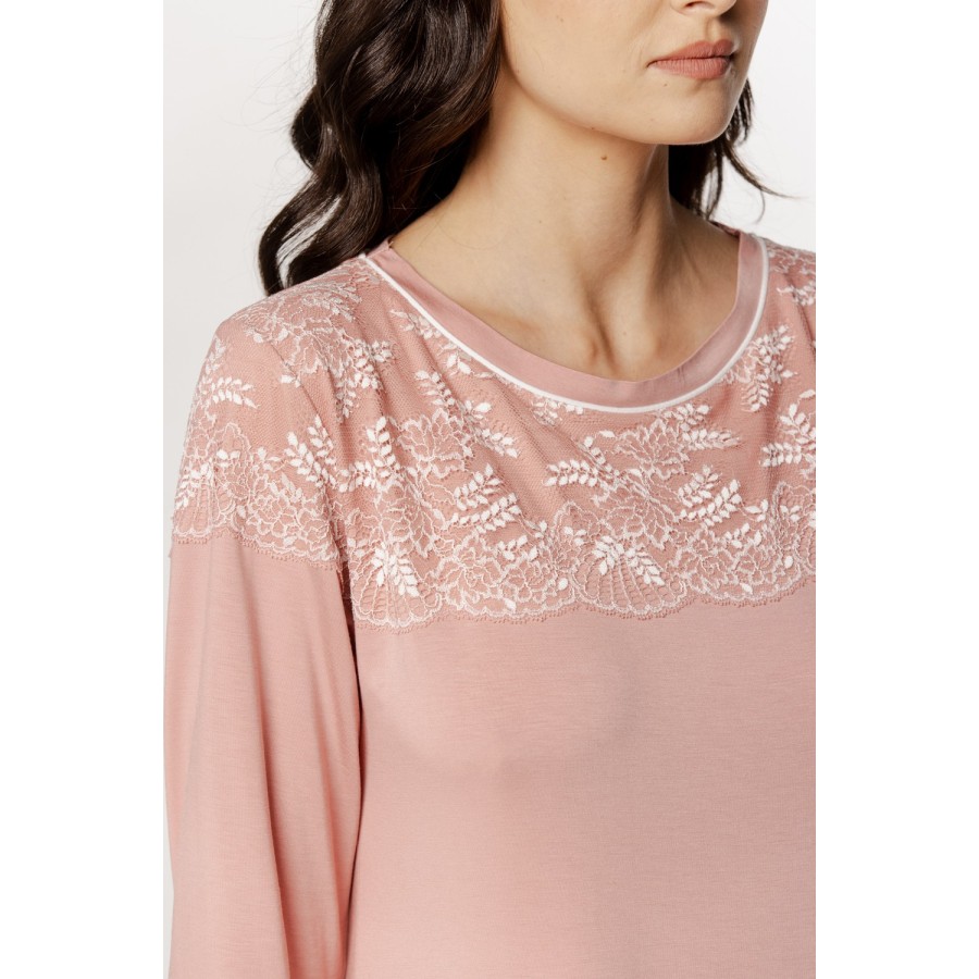 Camisón rosa micromodal con encaje en el cuello y puños